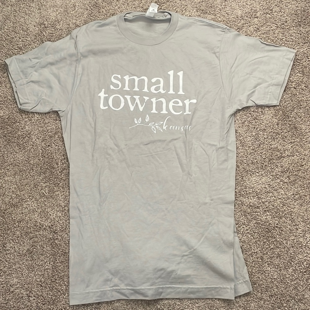NWOT Small Towner Kansas Light Grey Medium Tullex T-Shirt
